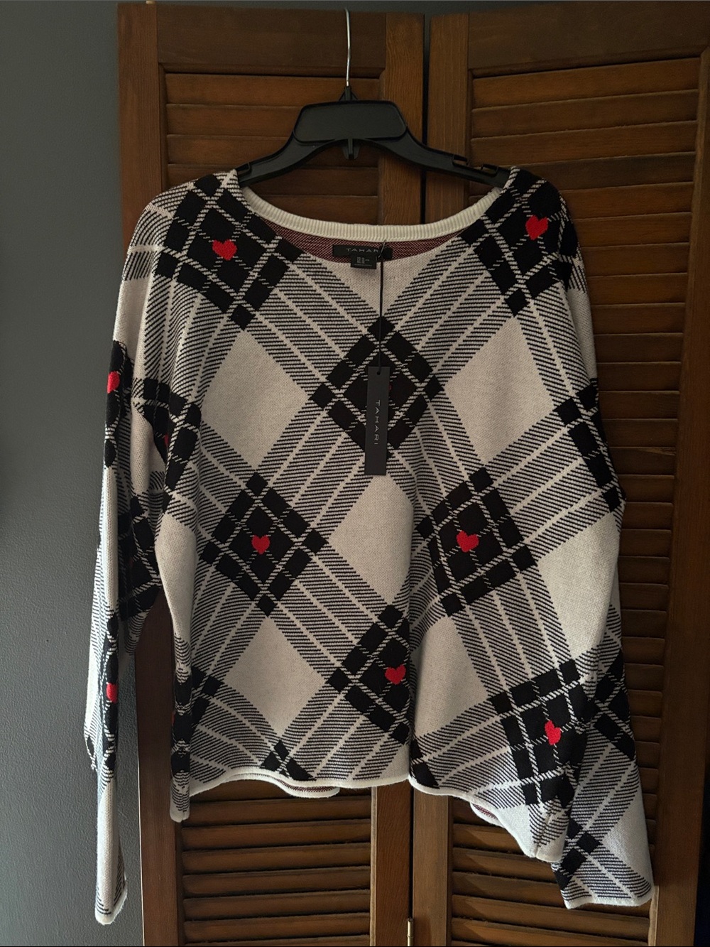 Tahari Womens Black & Cream Plaid Sweater with Red Heart Accents XL